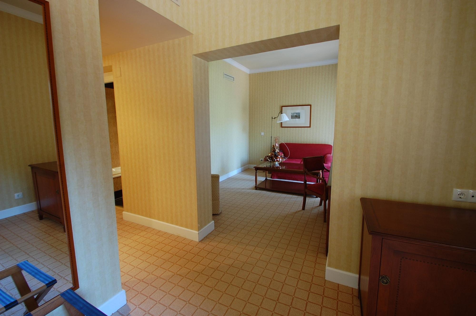 קובאדונגה Arcea Gran Hotel Pelayo מראה חיצוני תמונה