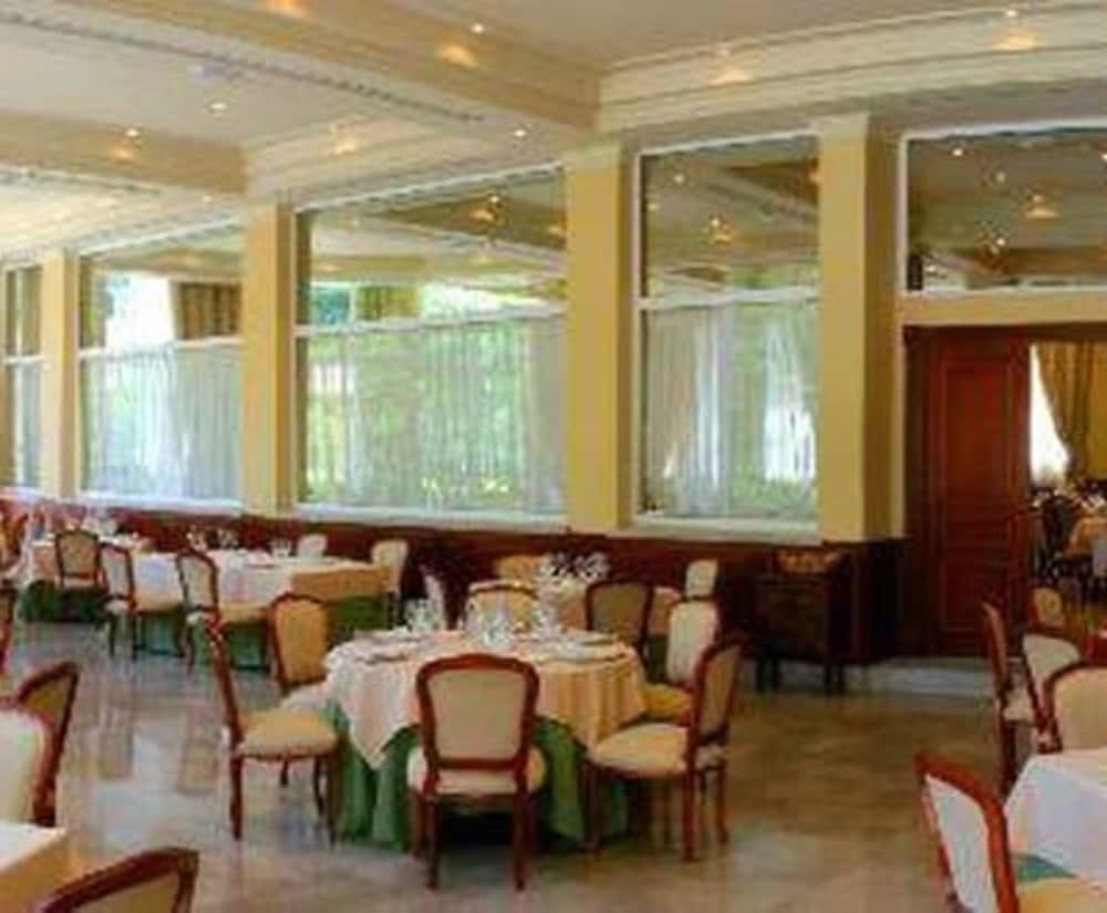 קובאדונגה Arcea Gran Hotel Pelayo מראה חיצוני תמונה