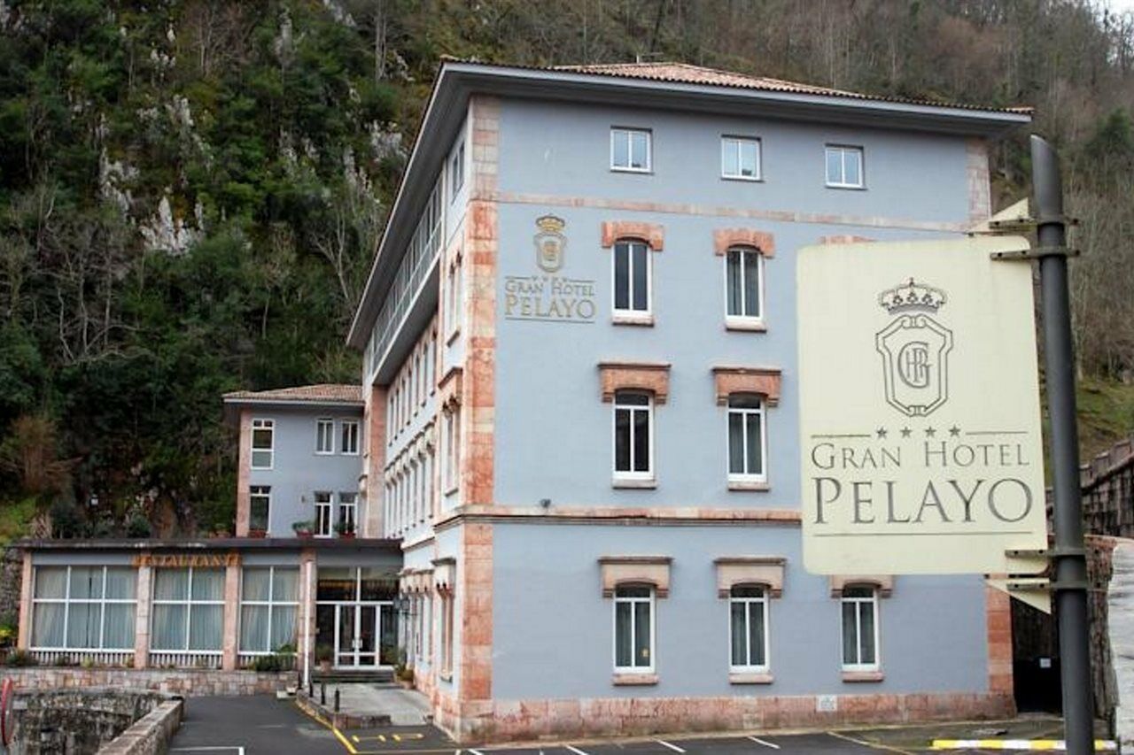 קובאדונגה Arcea Gran Hotel Pelayo מראה חיצוני תמונה